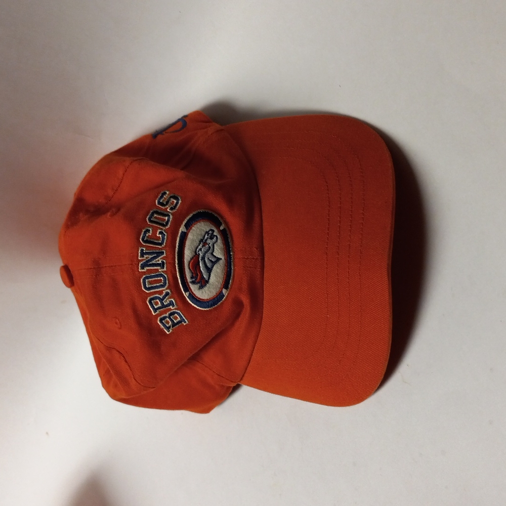 Unisex Denver Broncos Buckle Back Cap.